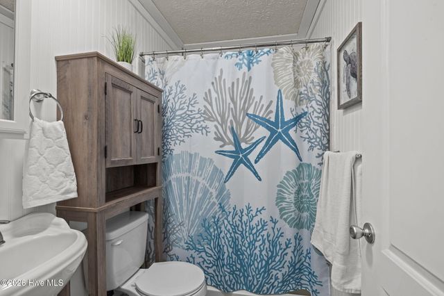 118 Lake Avenue 303, Morehead City, NC 28557