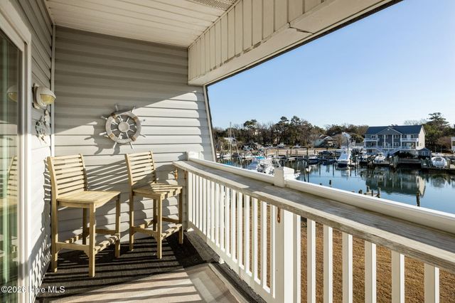 118 Lake Avenue 303, Morehead City, NC 28557