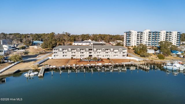 118 Lake Avenue 303, Morehead City, NC 28557