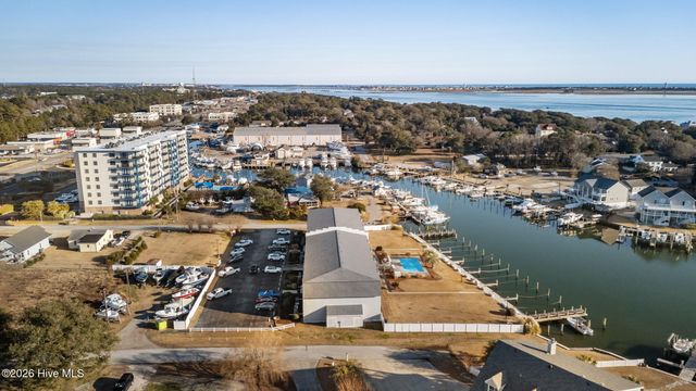 118 Lake Avenue 303, Morehead City, NC 28557
