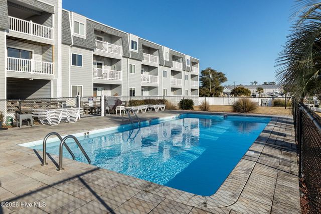 118 Lake Avenue 303, Morehead City, NC 28557