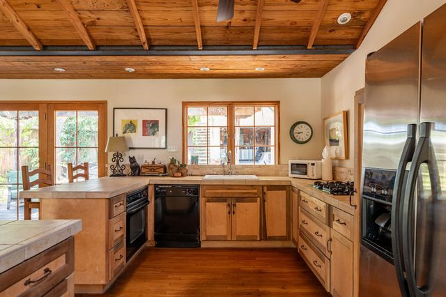 2410 Dormarion LN, Austin, TX 78703