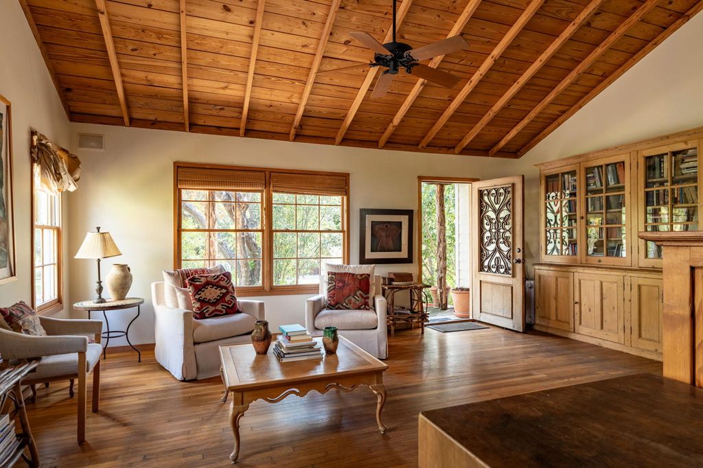 2410 Dormarion LN, Austin, TX 78703