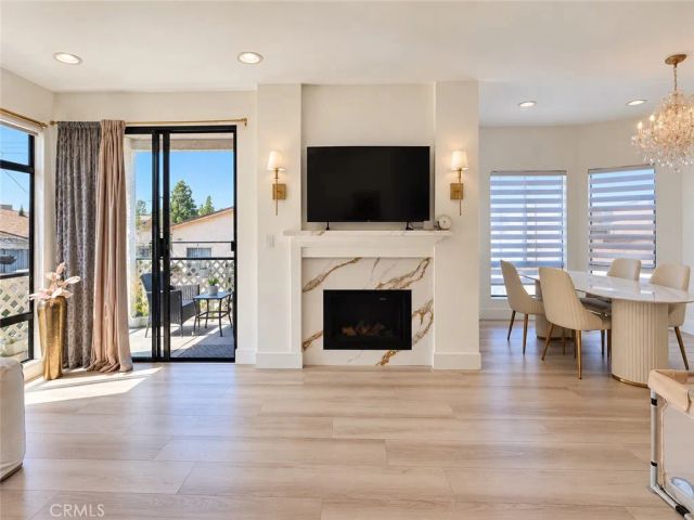 437 E Palm Avenue 207, Burbank, CA 91501