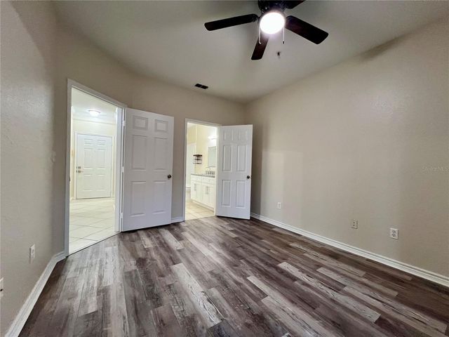 4323 BAYSIDE VILLAGE DRIVE 202, Tampa, FL 33615