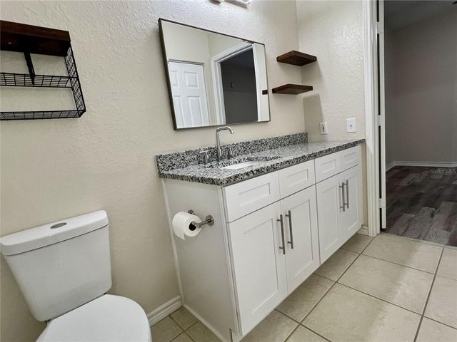 4323 BAYSIDE VILLAGE DRIVE 202, Tampa, FL 33615