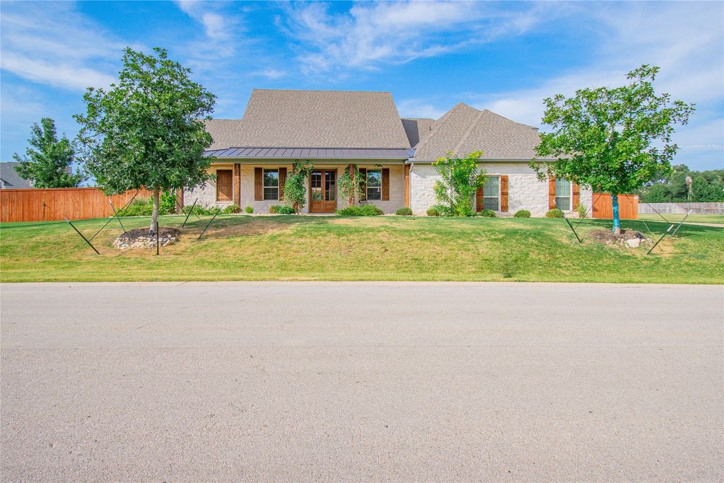 2050 Chalk Mill Crossing, Salado, TX 76571
