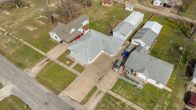 818 N Washington St, El Dorado, KS 67042
