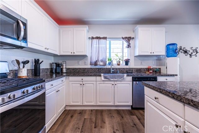 16664 Hawks Hill, Victorville, CA 92395