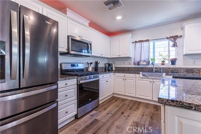 16664 Hawks Hill, Victorville, CA 92395