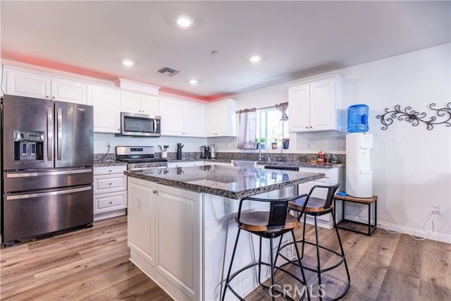 16664 Hawks Hill, Victorville, CA 92395