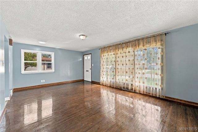 30 Wynnwood Avenue, Tonawanda, NY 14150