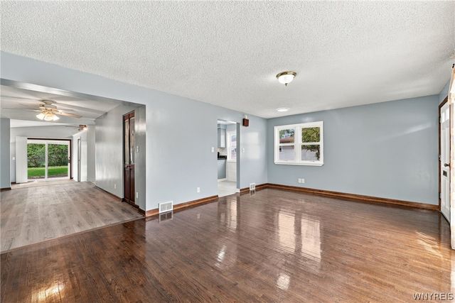 30 Wynnwood Avenue, Tonawanda, NY 14150