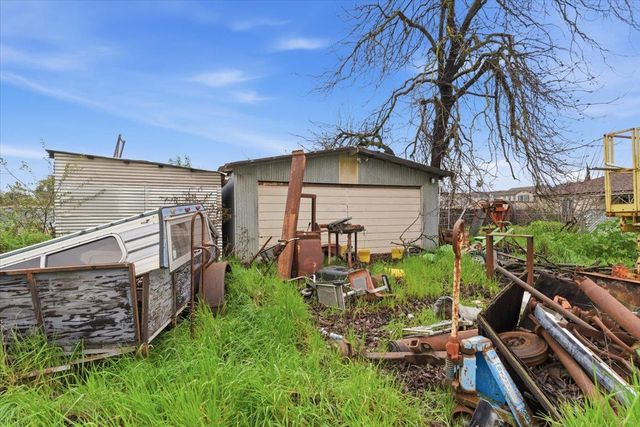 1833 Richard Way, Ceres, CA 95307