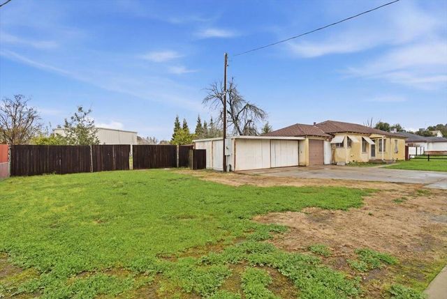 1833 Richard Way, Ceres, CA 95307