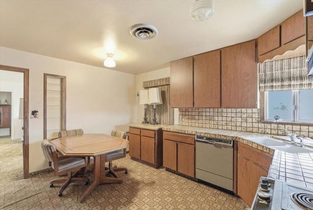 1833 Richard Way, Ceres, CA 95307