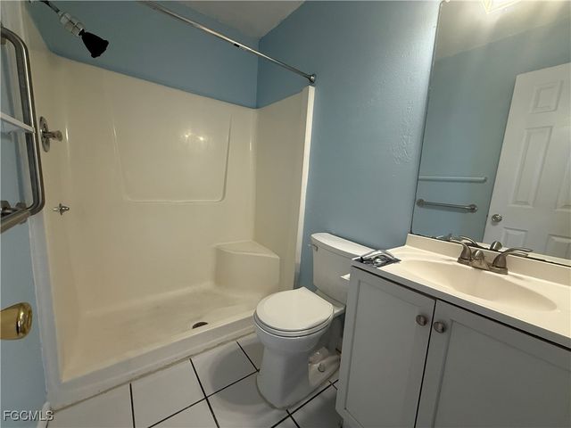 2117 SW Santa Barbara PL 4, Cape Coral, FL 33991