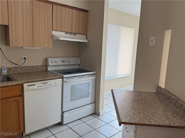 2117 SW Santa Barbara PL 4, Cape Coral, FL 33991