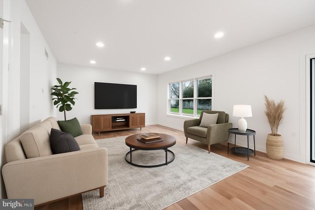 414 FLOCK, Hamilton, NJ 08619