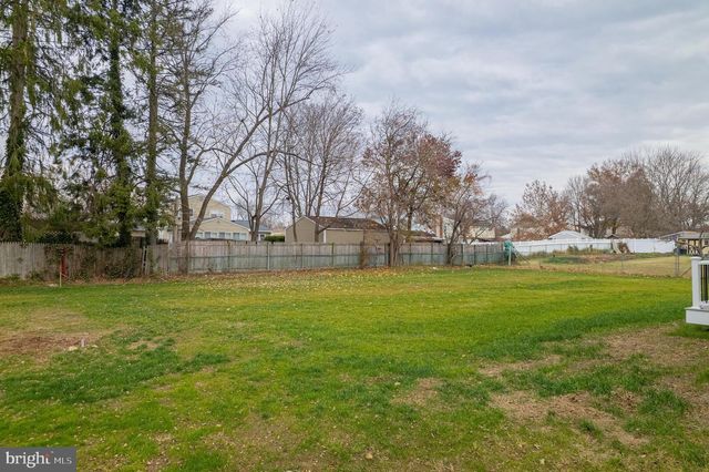 414 FLOCK, Hamilton, NJ 08619