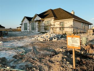 1400 Red Rock Road, Hewitt, TX 76643