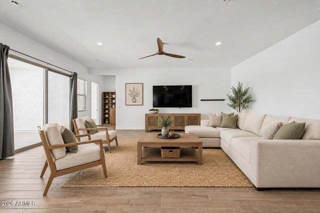 893 W SUPERSTITION Drive, San Tan Valley, AZ 85140