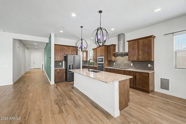 893 W SUPERSTITION Drive, San Tan Valley, AZ 85140