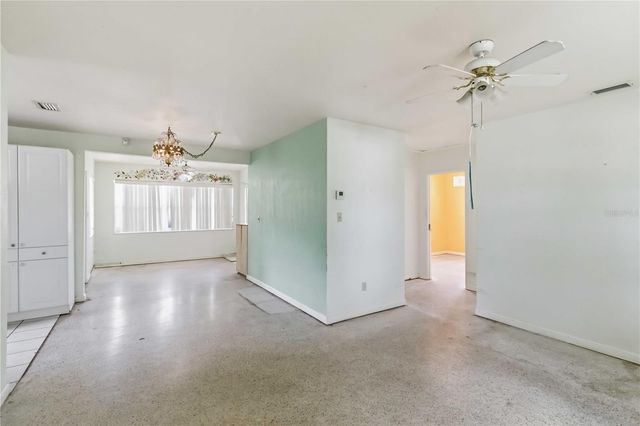 5013 OXFORD AVENUE N, St Petersburg, FL 33710