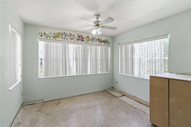 5013 OXFORD AVENUE N, St Petersburg, FL 33710