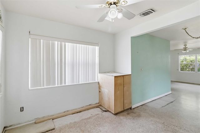 5013 OXFORD AVENUE N, St Petersburg, FL 33710