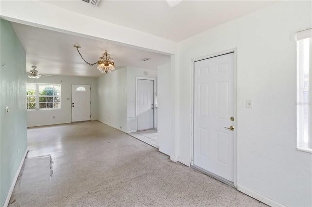 5013 OXFORD AVENUE N, St Petersburg, FL 33710