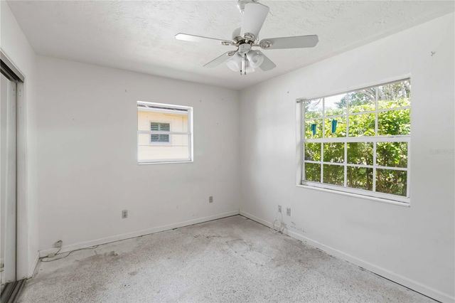 5013 OXFORD AVENUE N, St Petersburg, FL 33710