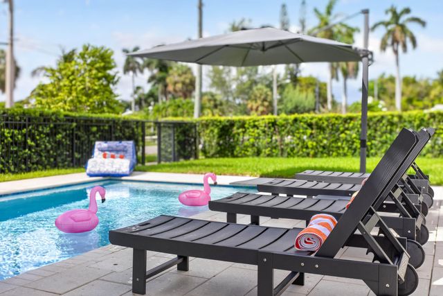 2681 NE 16TH Street, Pompano Beach, FL 33062
