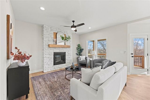 19362 Skyview Lane, Spring Hill, KS 66083