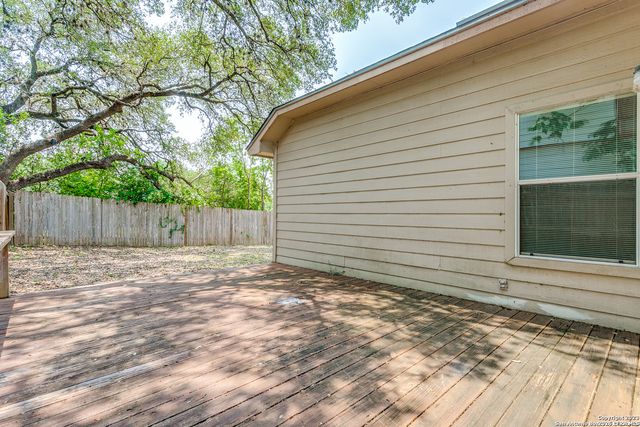 6014 WOODWAY CT, San Antonio, TX 78249