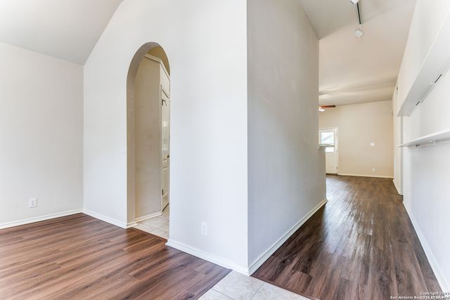 6014 WOODWAY CT, San Antonio, TX 78249