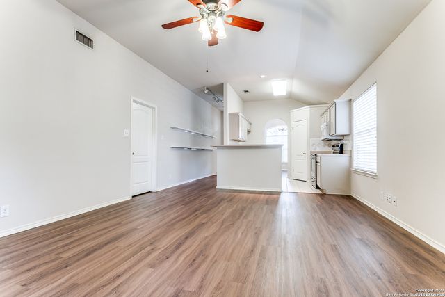 6014 WOODWAY CT, San Antonio, TX 78249