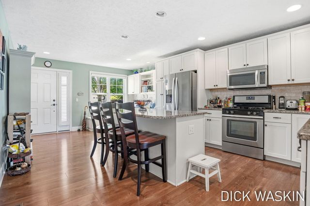 1276 Prestwick Drive, Holland, MI 49423