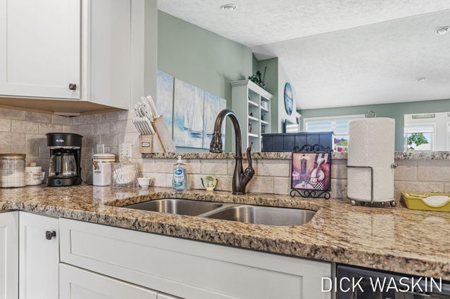 1276 Prestwick Drive, Holland, MI 49423