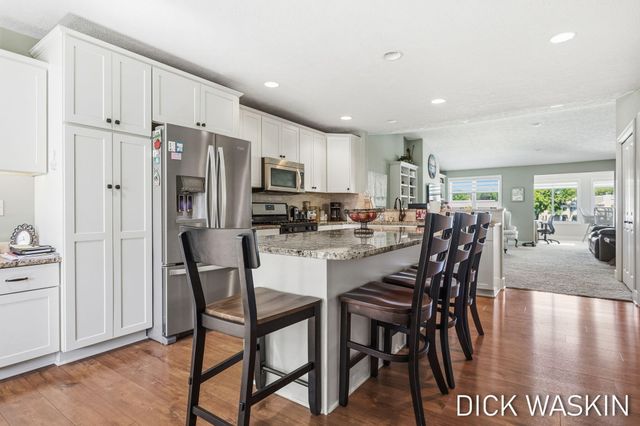 1276 Prestwick Drive, Holland, MI 49423