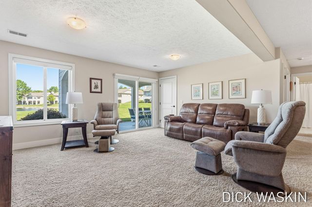 1276 Prestwick Drive, Holland, MI 49423