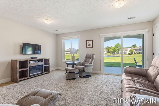 1276 Prestwick Drive, Holland, MI 49423