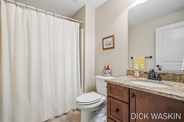 1276 Prestwick Drive, Holland, MI 49423