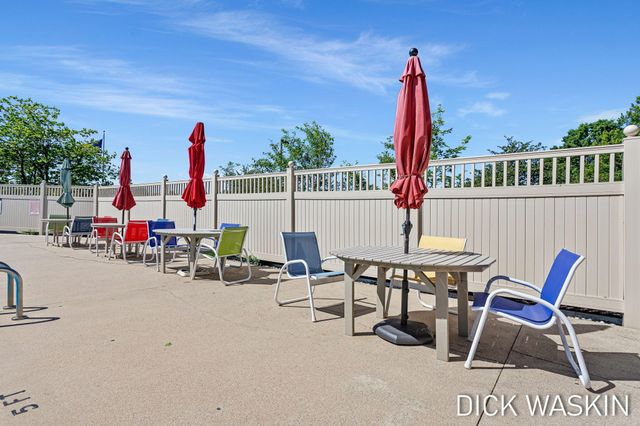 1276 Prestwick Drive, Holland, MI 49423