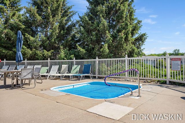 1276 Prestwick Drive, Holland, MI 49423