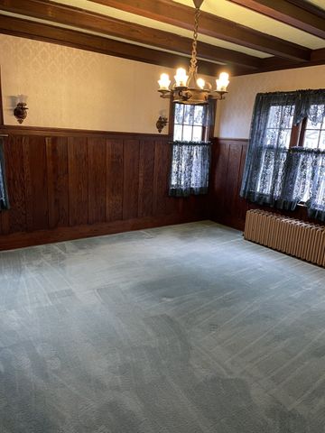 528 W Pershing Drive, Brooklyn, IA 52211