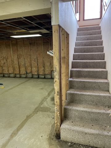 528 W Pershing Drive, Brooklyn, IA 52211