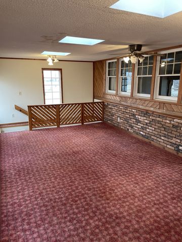 528 W Pershing Drive, Brooklyn, IA 52211