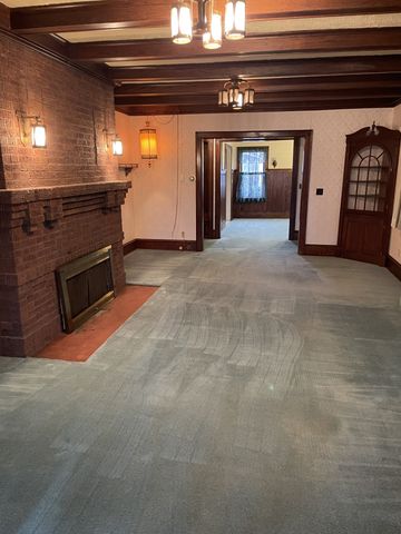 528 W Pershing Drive, Brooklyn, IA 52211