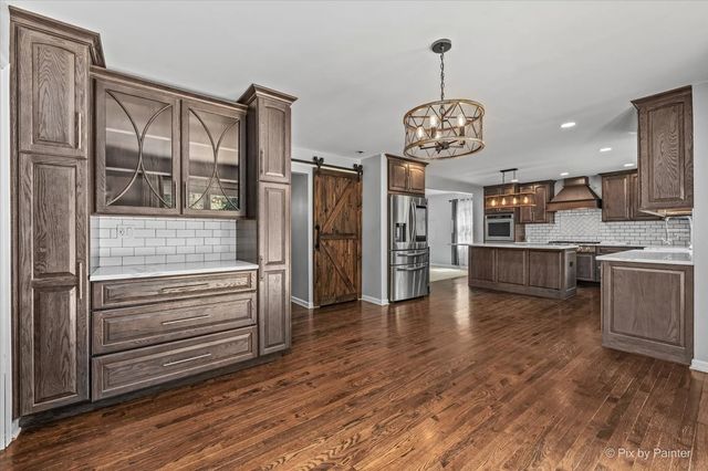 2711 Old Oak Drive, Mchenry, IL 60050